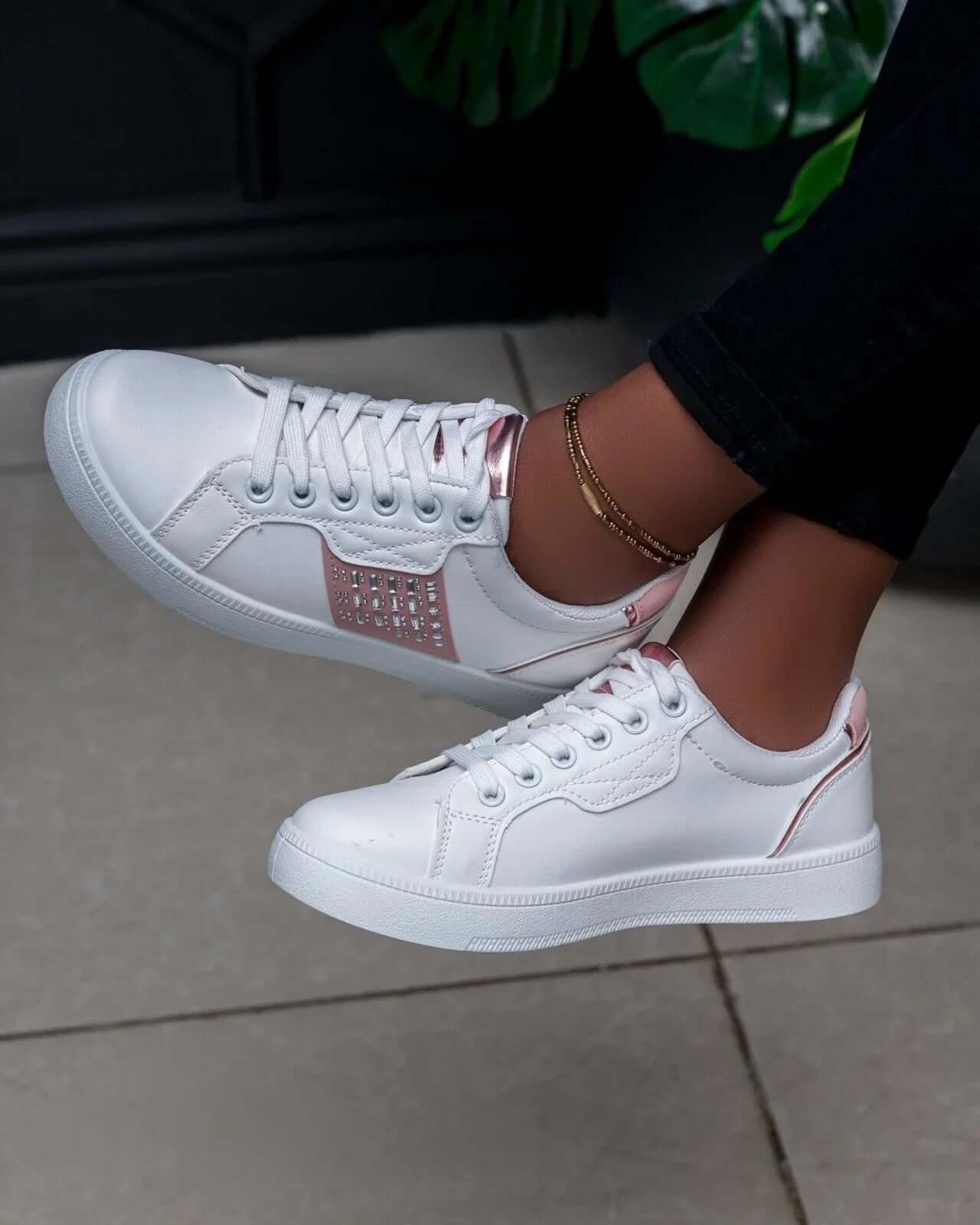 Cozy Sneakers (White) - Minichic collection