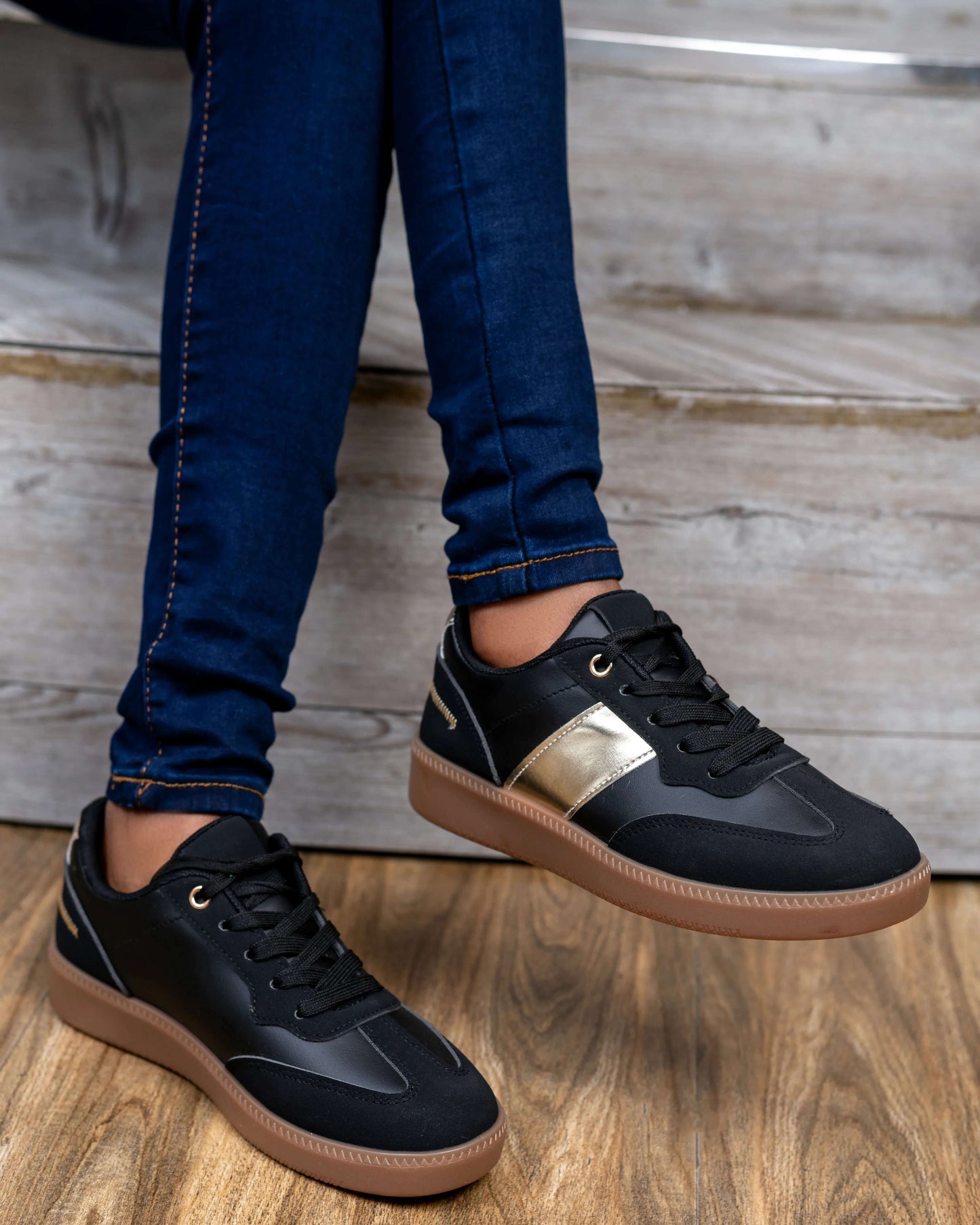 Autumn Sneakers (Black) - Minichic collection