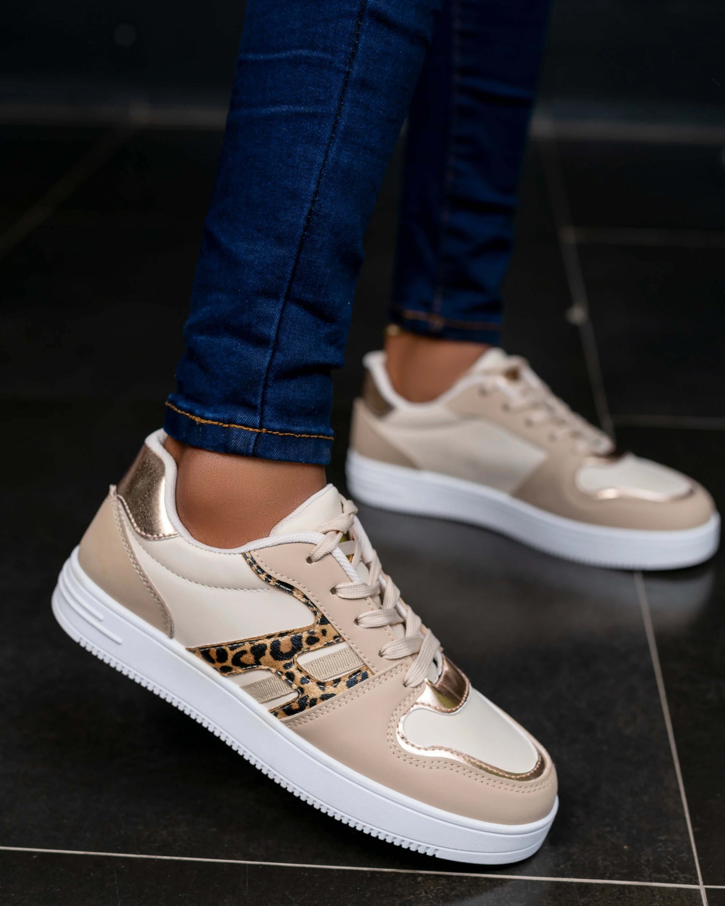 Retro Sneakers (Brown) - Minichic collection