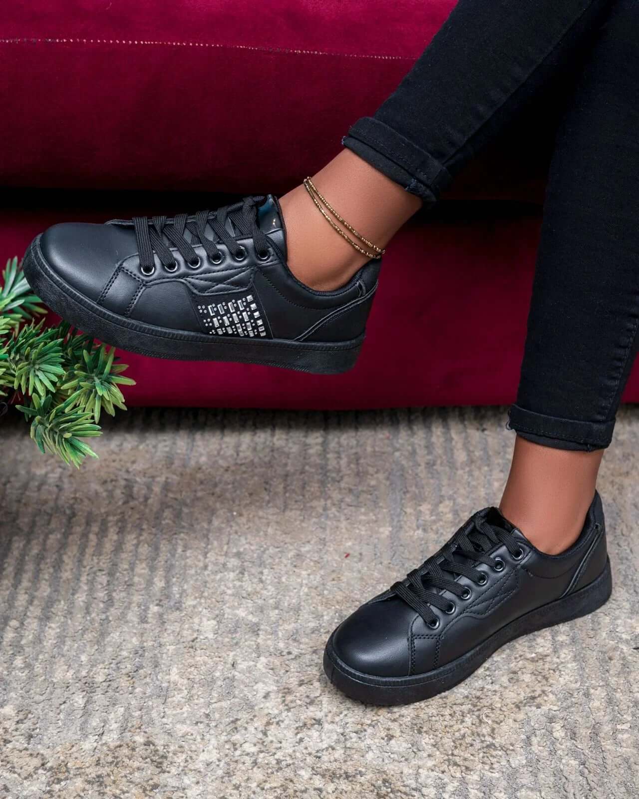 Cozy Sneakers (Black) - Minichic collection 