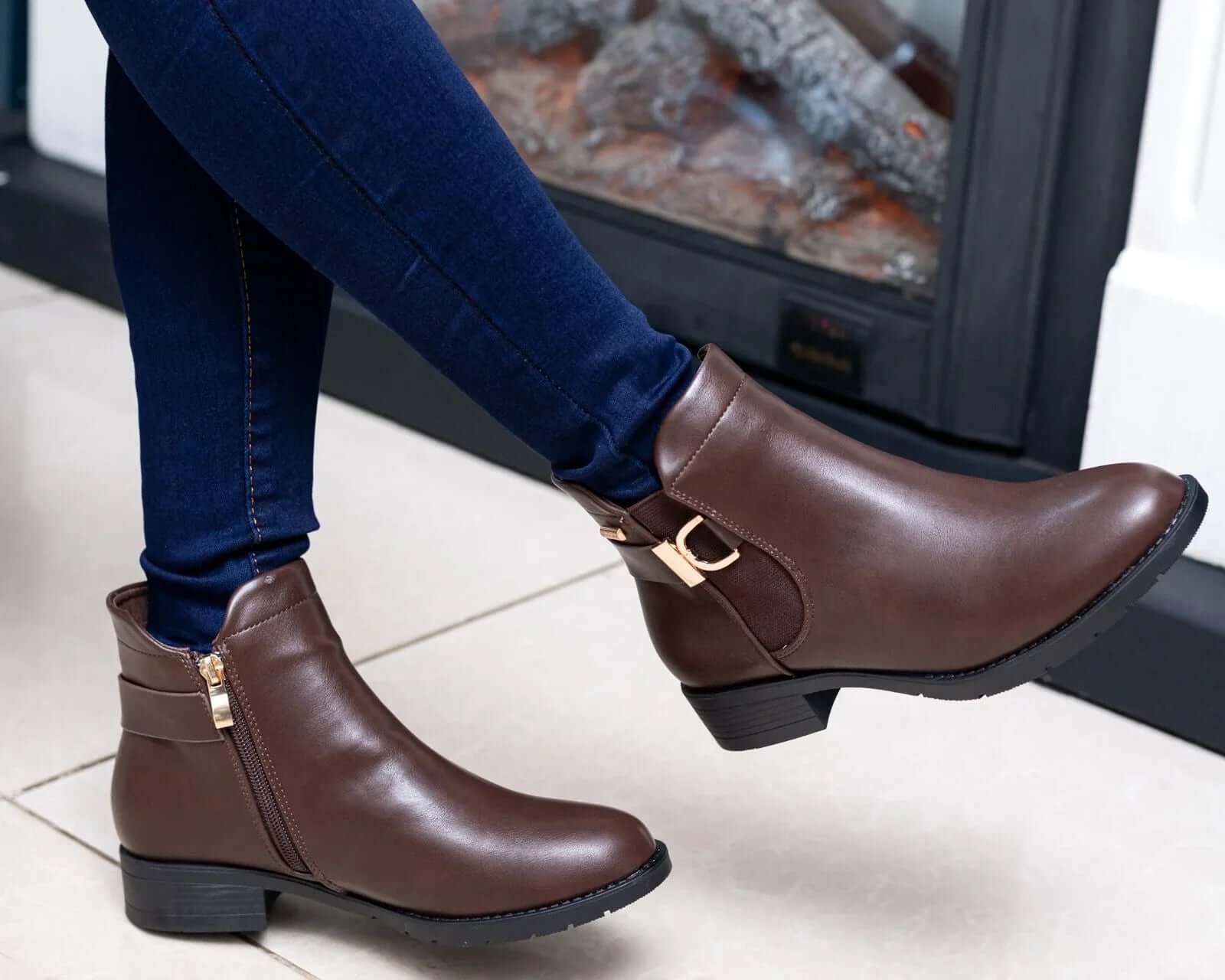 Rustic Boots (Brown) - Minichic collection 