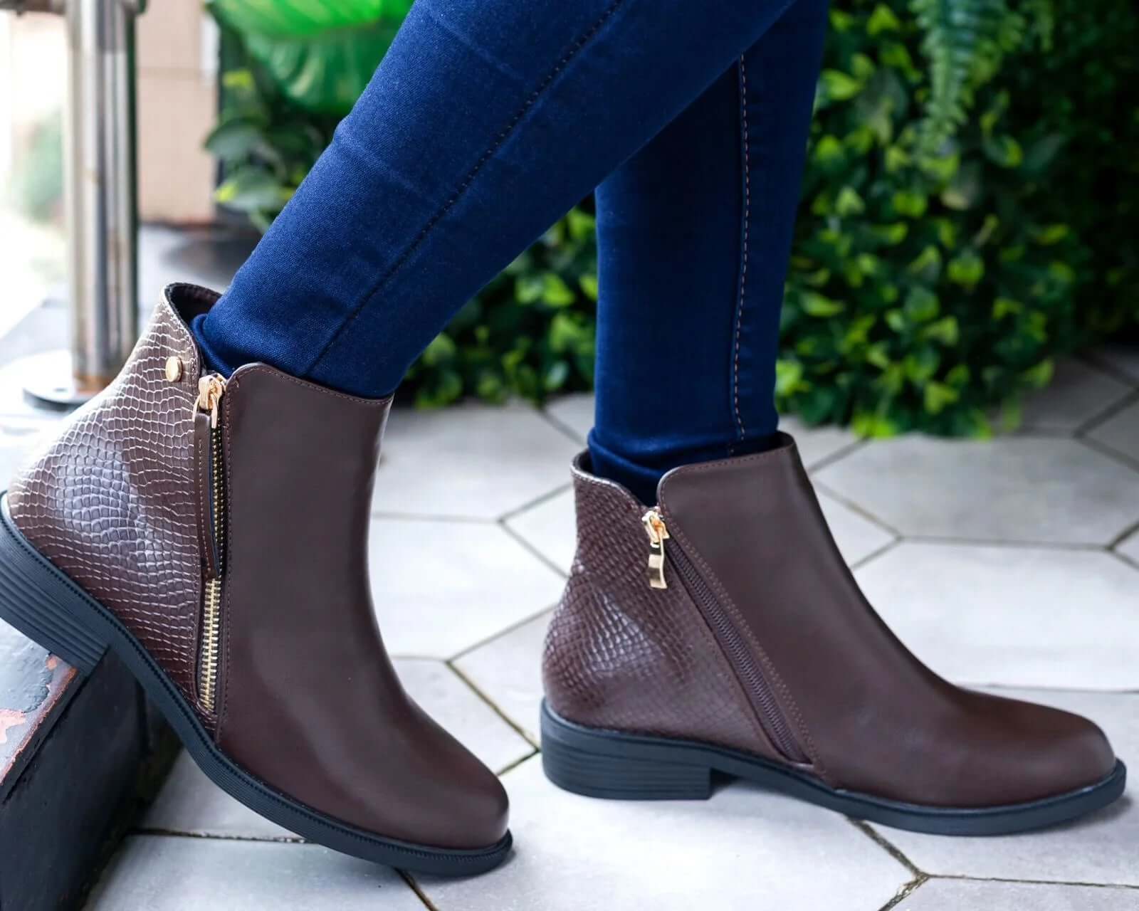 Snake Boots (Brown) - Minichic collection 