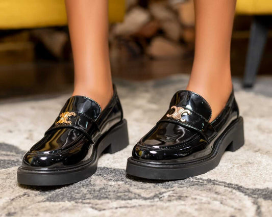 Minichic Vintage Brougues in black patent leather with gold buckle detail and chunky sole, perfect for stylish everyday wear.