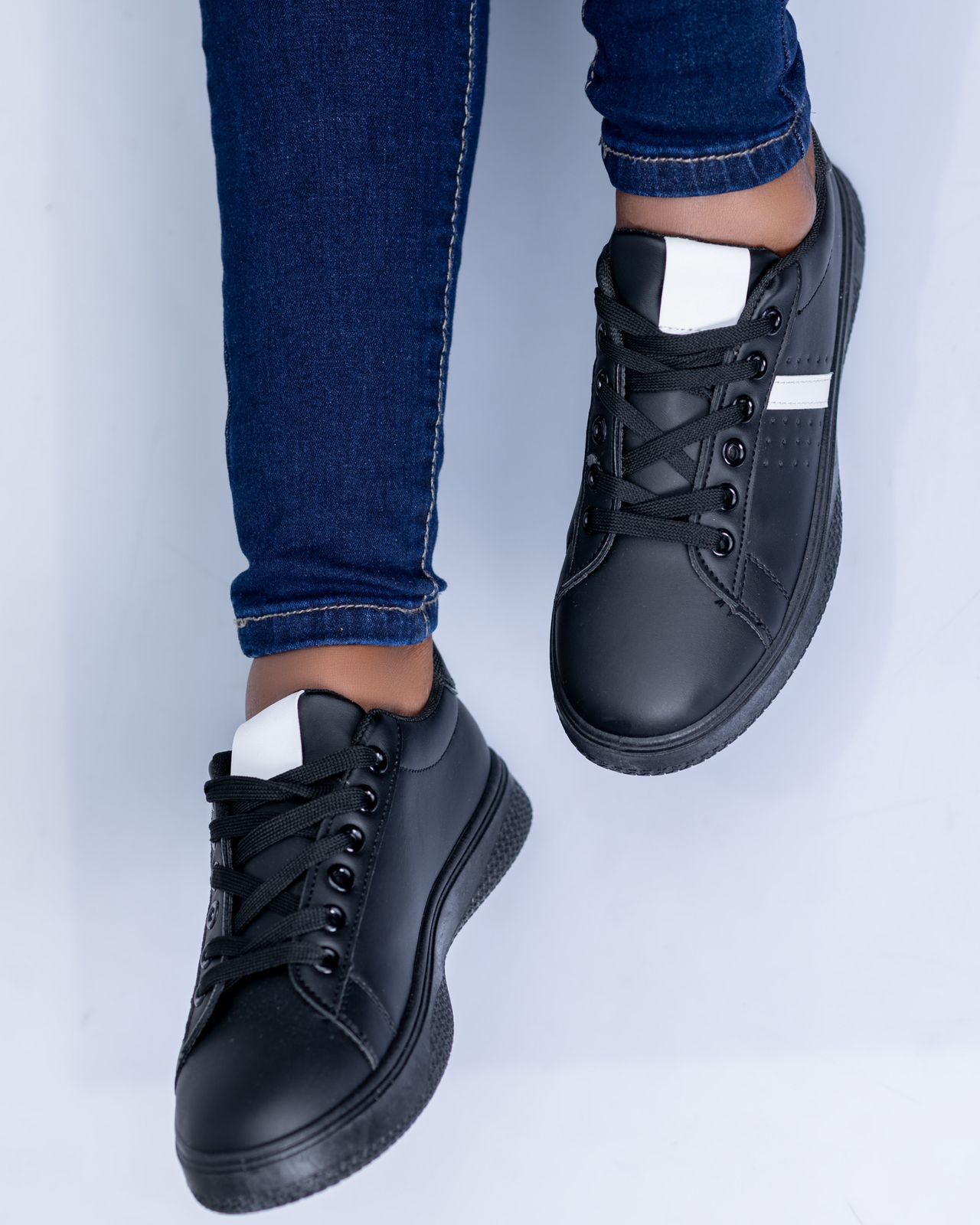 Dazzling Sneaker (B/white) - Minichic collection 