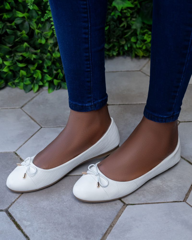 Outta Comfort Zone Doll Shoe (white) - Minichic collection